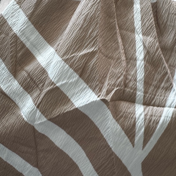 Resort Island Outfit - Asymmetrical One-Shoulder Top with Wide-Leg Trousers - Picture 4 of 4